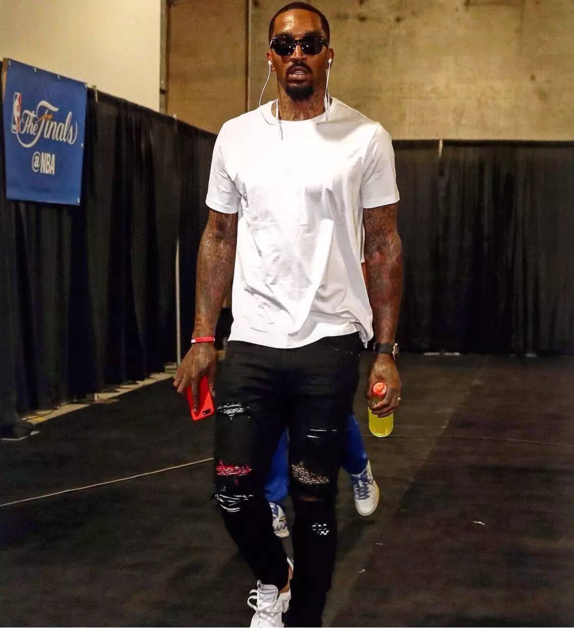 每体：亚马尔成西甲遭种族歧视最多球员，占比超维尼修斯一倍（每体：亚马尔成西甲遭种族歧视最严重球员，比例为维尼修斯的两倍）