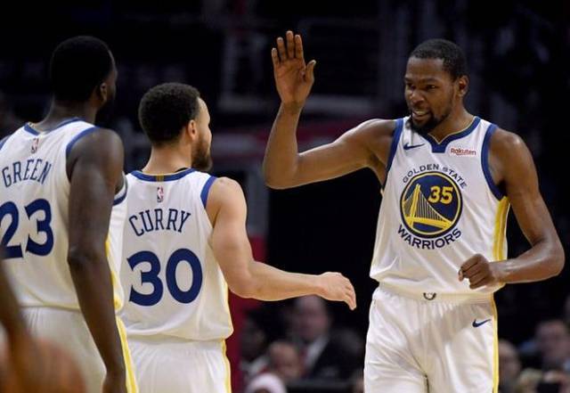 罗马诺：莱比锡和切尔西谈西蒙斯时问价乔治，两人交易不挂钩（罗马诺：莱比锡与切尔西谈西蒙斯时顺带询价乔治，两笔交易互不关联）