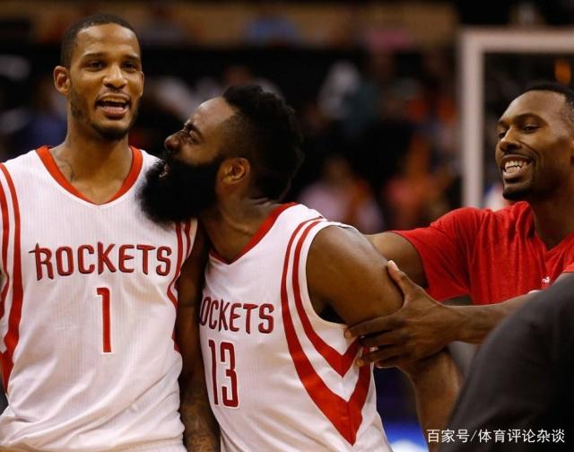 湖人浓眉哥篮下统治力助球队获胜（安东尼·戴维斯内线统治力助湖人取胜）