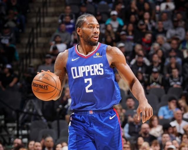 2025南宁马拉松 开场舞太燃了！（2025南宁马拉松：开场舞燃爆全场！）