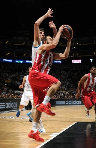 回购价2300万欧，记者：国米预计会在明夏买回小斯坦科维奇（记者：国米预计明夏回购小斯坦科维奇，回购价2300万欧元）